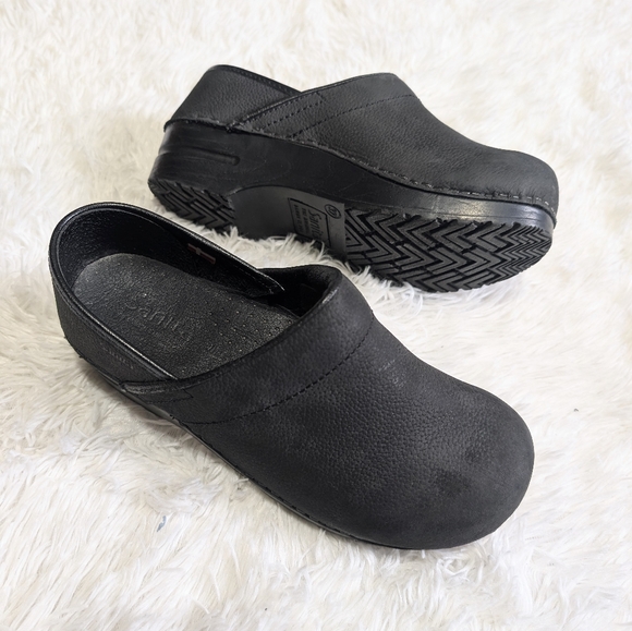 Sanita Black Professional Textured Oil Clog Size 37 Wide - Picture 4 of 12